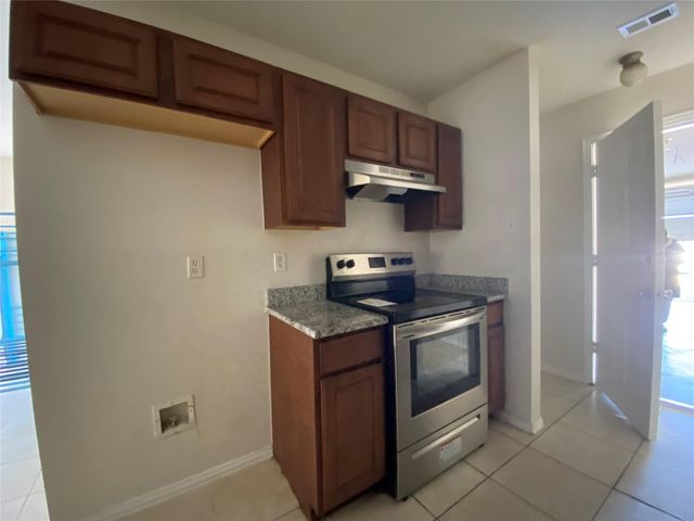 1816 Bessie Street, Fort Worth, TX 76104