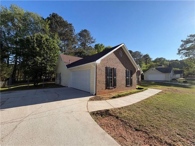 12 River Park Court, Newnan, GA 30265