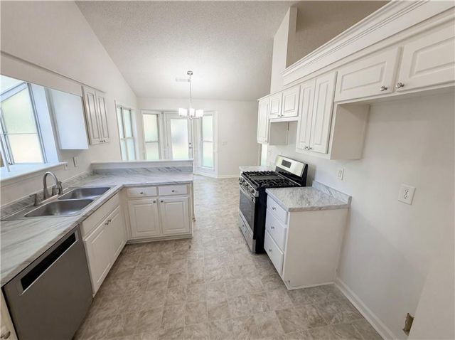 12 River Park Court, Newnan, GA 30265