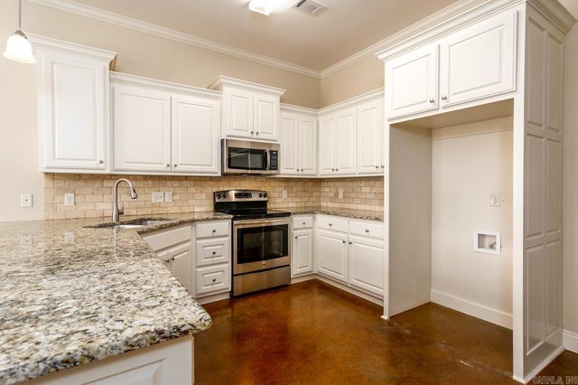 2535 EIGHTEEN Loop, Conway, AR 72034