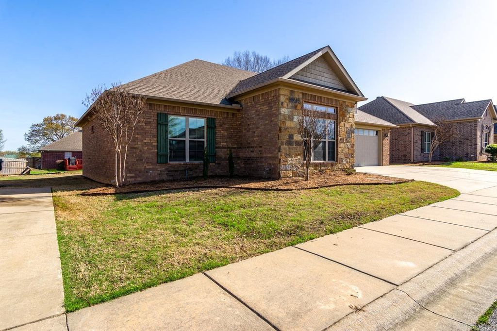 2535 EIGHTEEN Loop, Conway, AR 72034