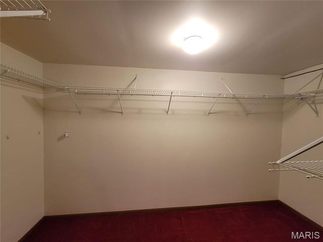 3568 Queens Hill Drive, Oakville, MO 63129