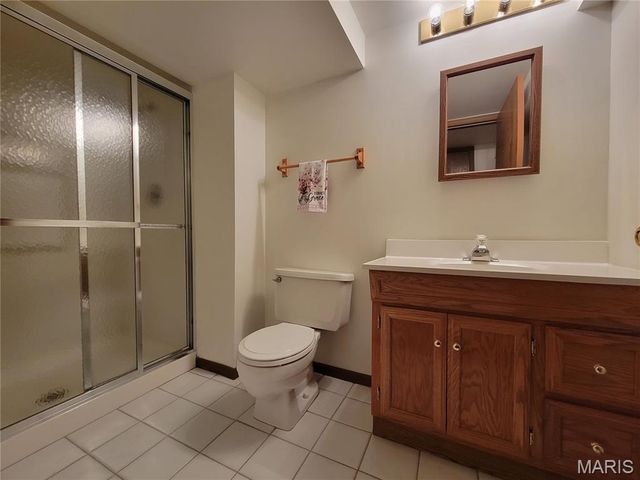 3568 Queens Hill Drive, Oakville, MO 63129