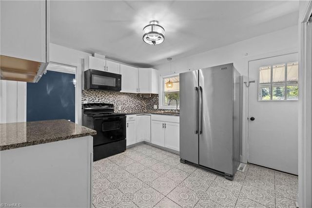 5615 Plantation Drive, Winston-salem, NC 27105