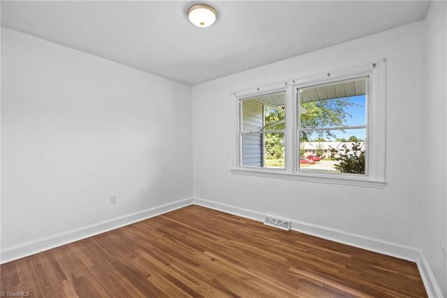 5615 Plantation Drive, Winston-salem, NC 27105