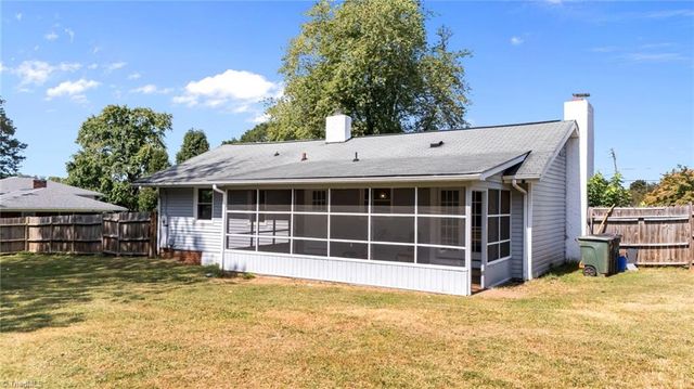 5615 Plantation Drive, Winston-salem, NC 27105
