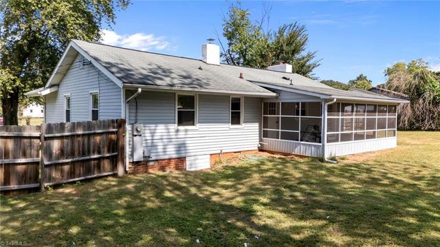 5615 Plantation Drive, Winston-salem, NC 27105