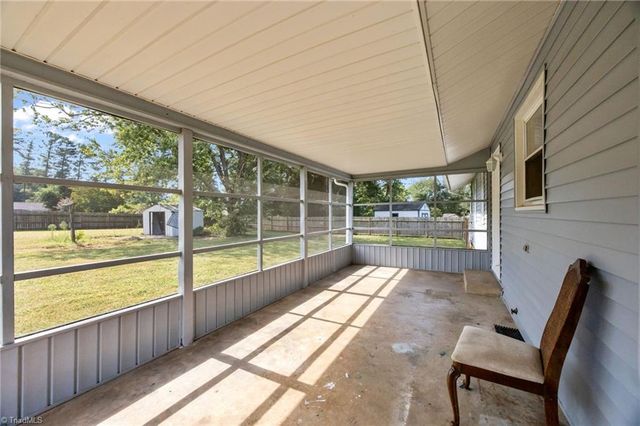 5615 Plantation Drive, Winston-salem, NC 27105