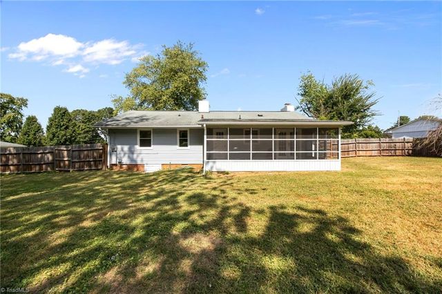 5615 Plantation Drive, Winston-salem, NC 27105