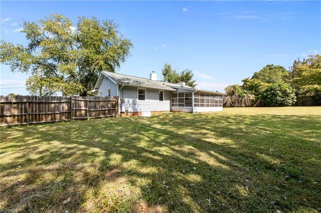 5615 Plantation Drive, Winston-salem, NC 27105