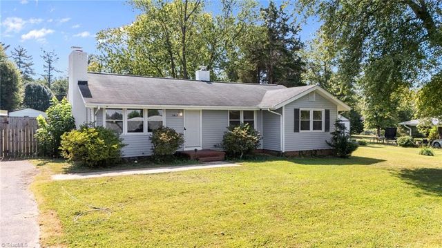 5615 Plantation Drive, Winston-salem, NC 27105