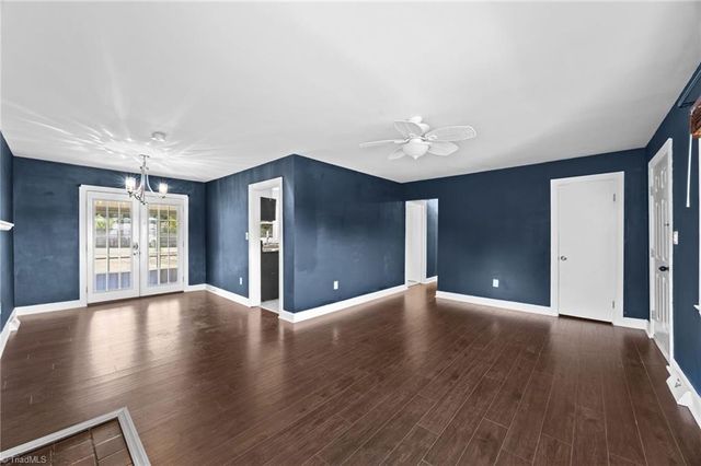 5615 Plantation Drive, Winston-salem, NC 27105