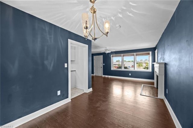 5615 Plantation Drive, Winston-salem, NC 27105