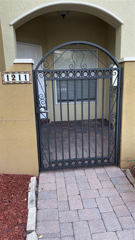 2851 W Prospect Rd 1211, Tamarac, FL 33309