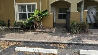 2851 W Prospect Rd 1211, Tamarac, FL 33309
