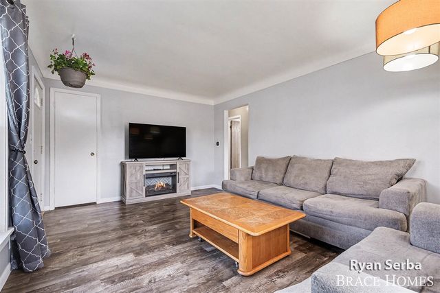 960 35th Street, Wyoming, MI 49509