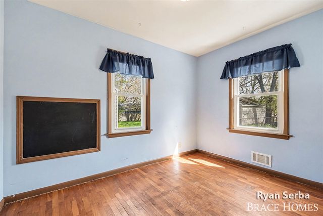 960 35th Street, Wyoming, MI 49509