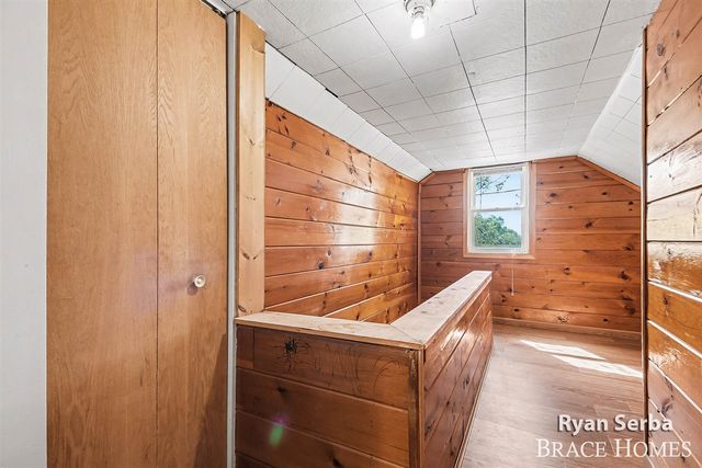 960 35th Street, Wyoming, MI 49509