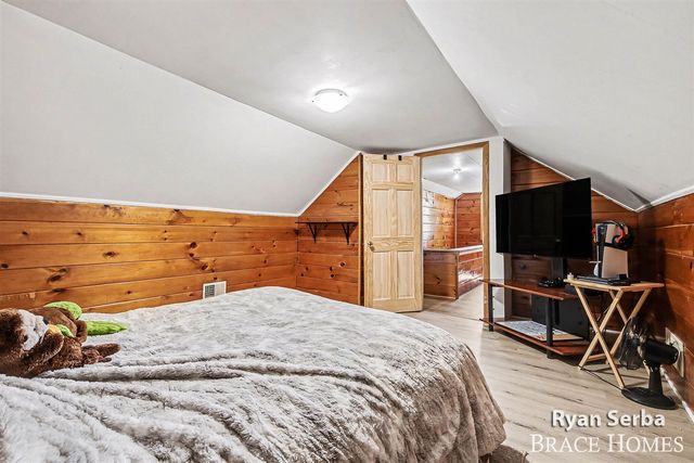 960 35th Street, Wyoming, MI 49509