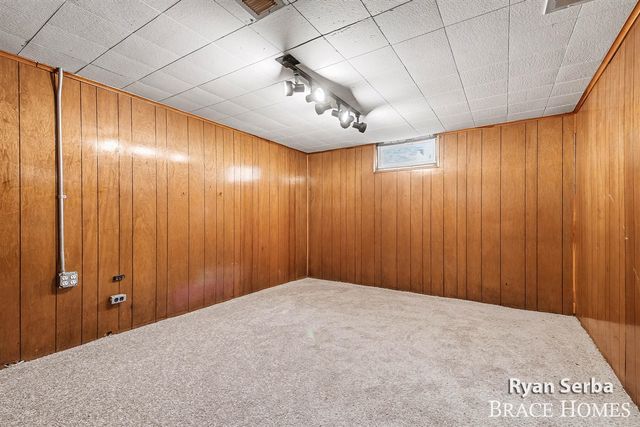 960 35th Street, Wyoming, MI 49509