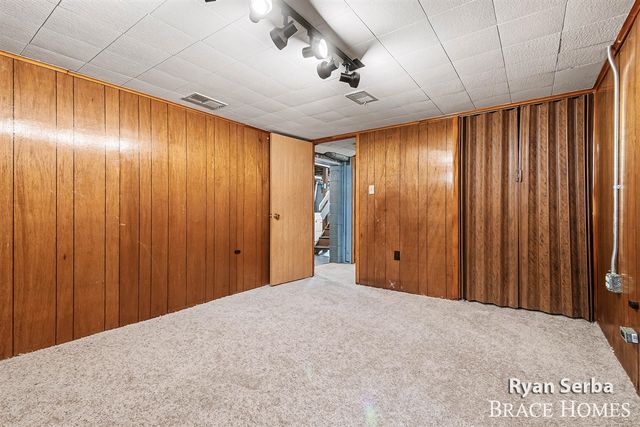 960 35th Street, Wyoming, MI 49509