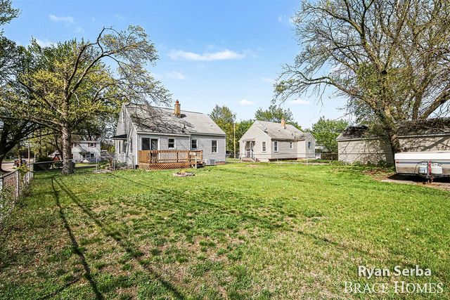 960 35th Street, Wyoming, MI 49509