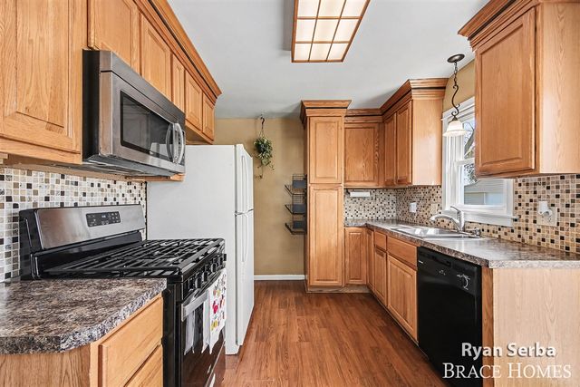 960 35th Street, Wyoming, MI 49509