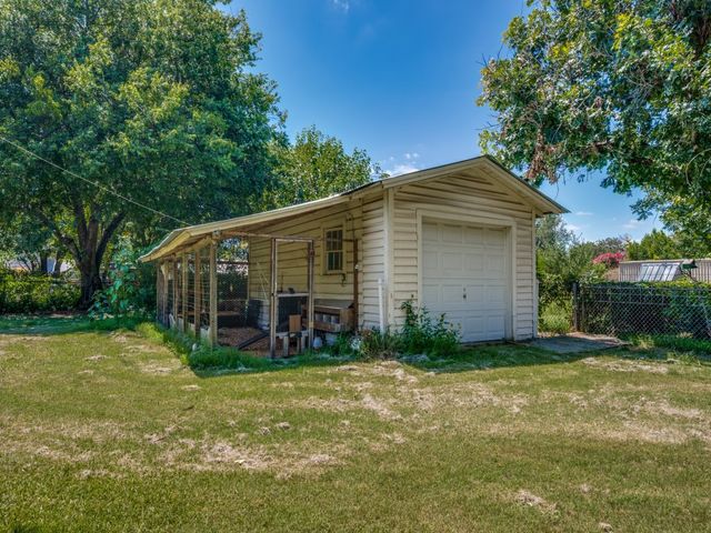 1218 Warden Street, Benbrook, TX 76126