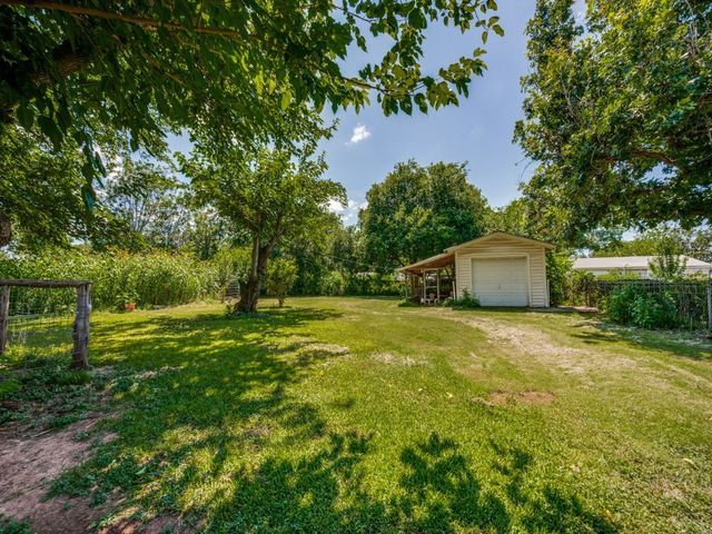 1218 Warden Street, Benbrook, TX 76126