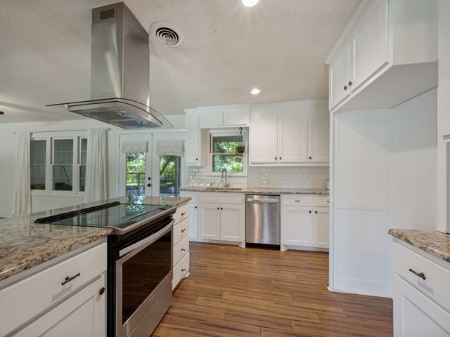 1218 Warden Street, Benbrook, TX 76126