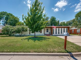 1218 Warden Street, Benbrook, TX 76126