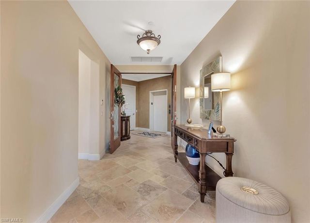 2543 Marquesa Royale LN PH 301, Naples, FL 34109