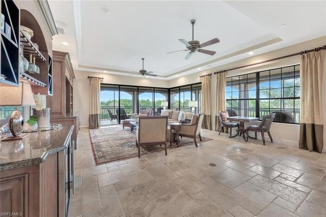 2543 Marquesa Royale LN PH 301, Naples, FL 34109