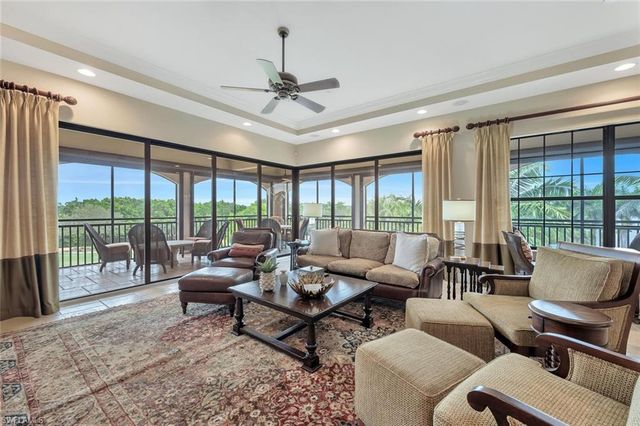 2543 Marquesa Royale LN PH 301, Naples, FL 34109