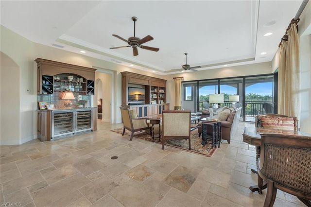 2543 Marquesa Royale LN PH 301, Naples, FL 34109
