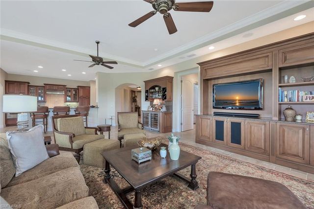 2543 Marquesa Royale LN PH 301, Naples, FL 34109