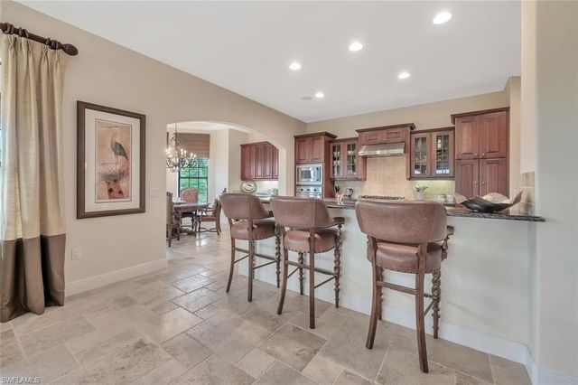2543 Marquesa Royale LN PH 301, Naples, FL 34109