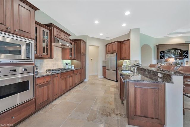 2543 Marquesa Royale LN PH 301, Naples, FL 34109