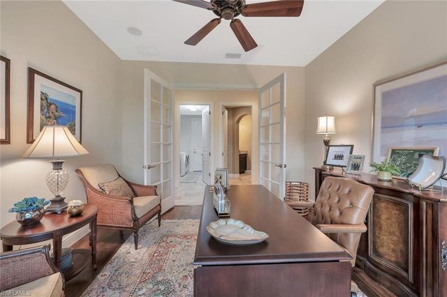 2543 Marquesa Royale LN PH 301, Naples, FL 34109