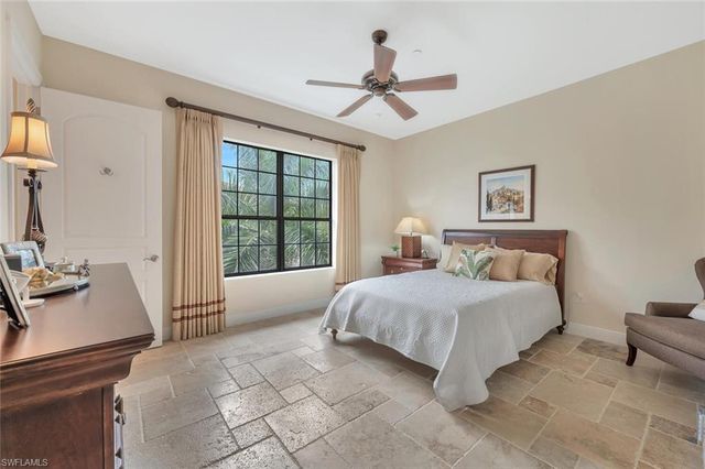 2543 Marquesa Royale LN PH 301, Naples, FL 34109