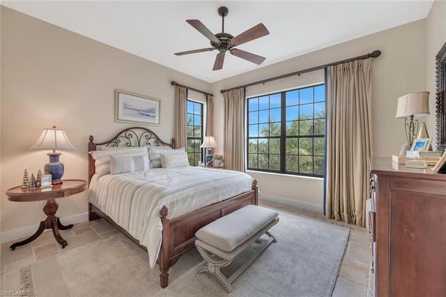 2543 Marquesa Royale LN PH 301, Naples, FL 34109