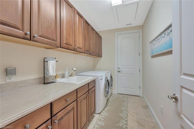 2543 Marquesa Royale LN PH 301, Naples, FL 34109