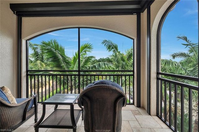 2543 Marquesa Royale LN PH 301, Naples, FL 34109