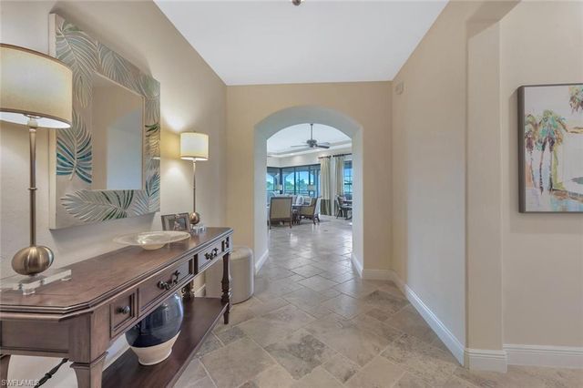 2543 Marquesa Royale LN PH 301, Naples, FL 34109