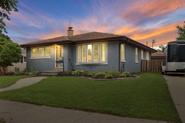 2110 16th AVENUE, Kenosha, WI 53140