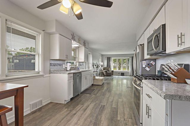 2110 16th AVENUE, Kenosha, WI 53140