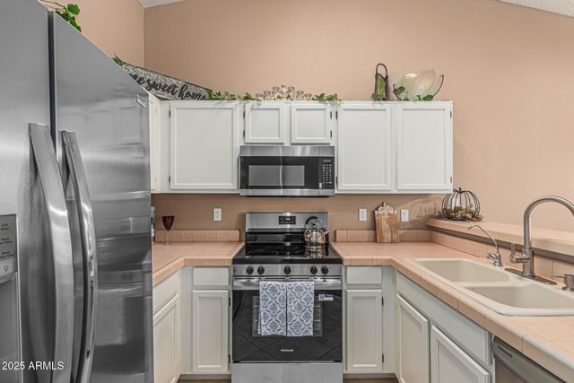 6711 S CORAL GABLE Drive, Chandler, AZ 85249