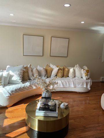 38 Rockland Dr, Brockton, MA 02301