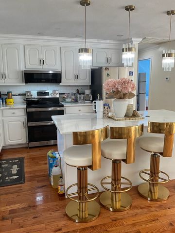 38 Rockland Dr, Brockton, MA 02301