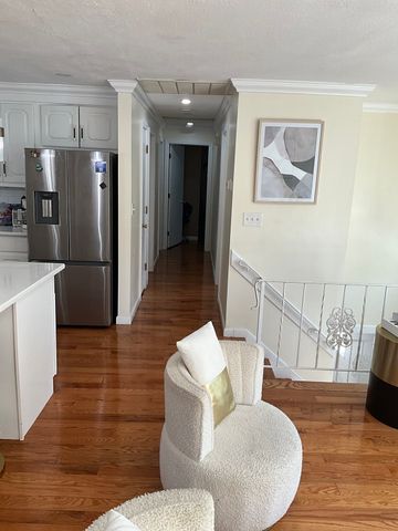 38 Rockland Dr, Brockton, MA 02301